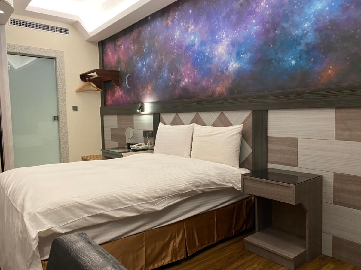 Weifeng Boutique Business Hotel - Zhanqian Branch Pingtung Ngoại thất bức ảnh