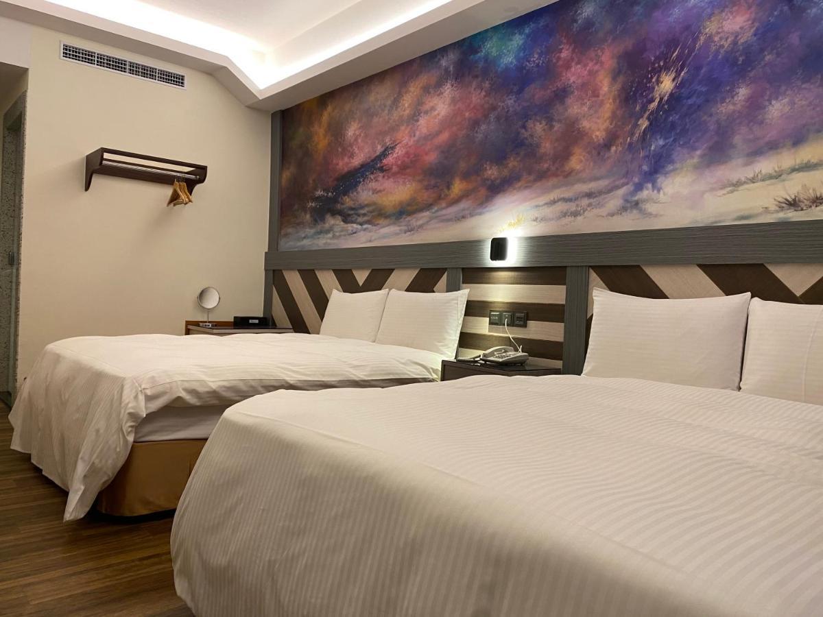 Weifeng Boutique Business Hotel - Zhanqian Branch Pingtung Ngoại thất bức ảnh