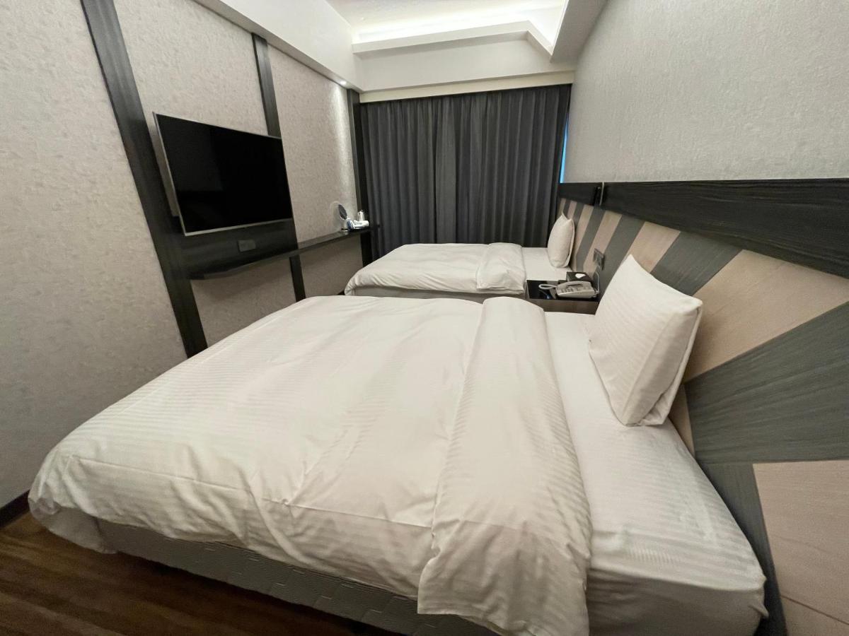 Weifeng Boutique Business Hotel - Zhanqian Branch Pingtung Ngoại thất bức ảnh