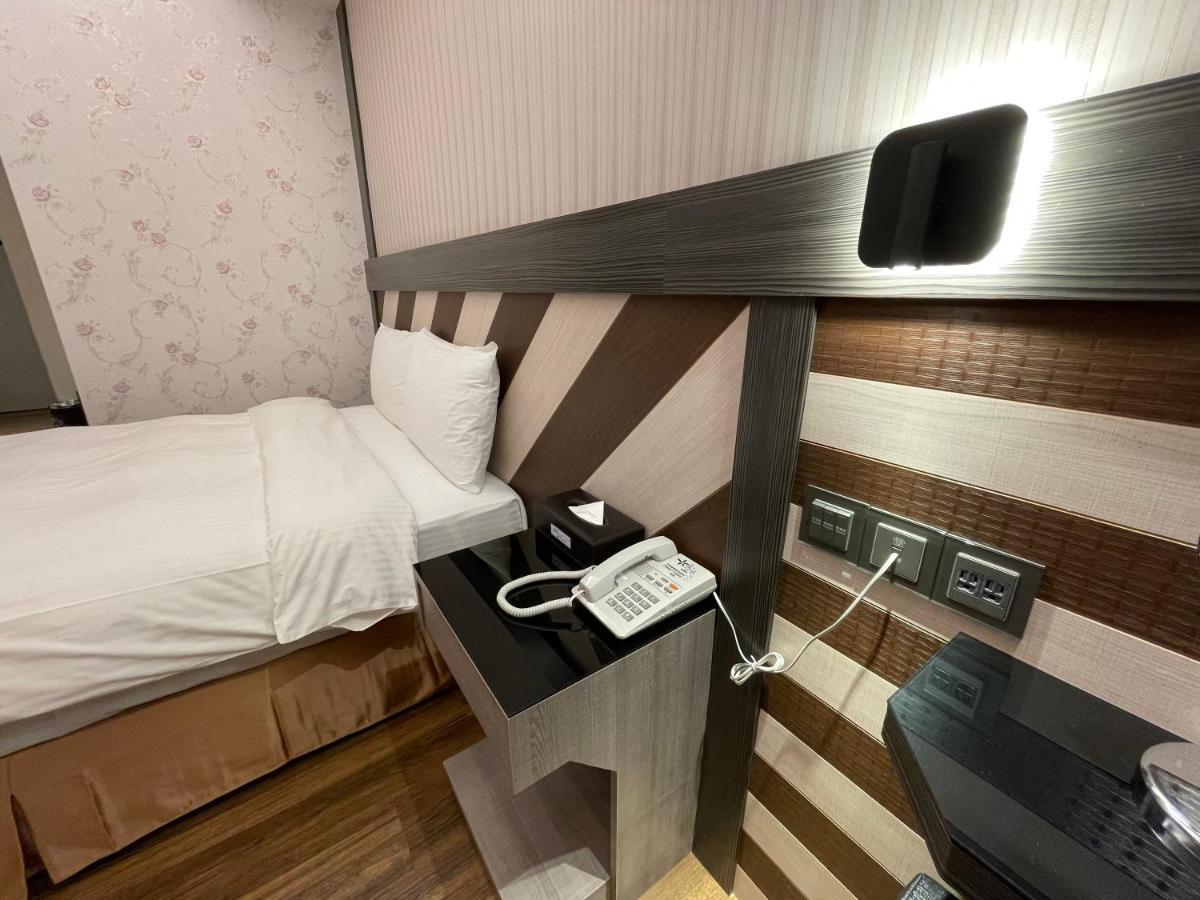 Weifeng Boutique Business Hotel - Zhanqian Branch Pingtung Ngoại thất bức ảnh