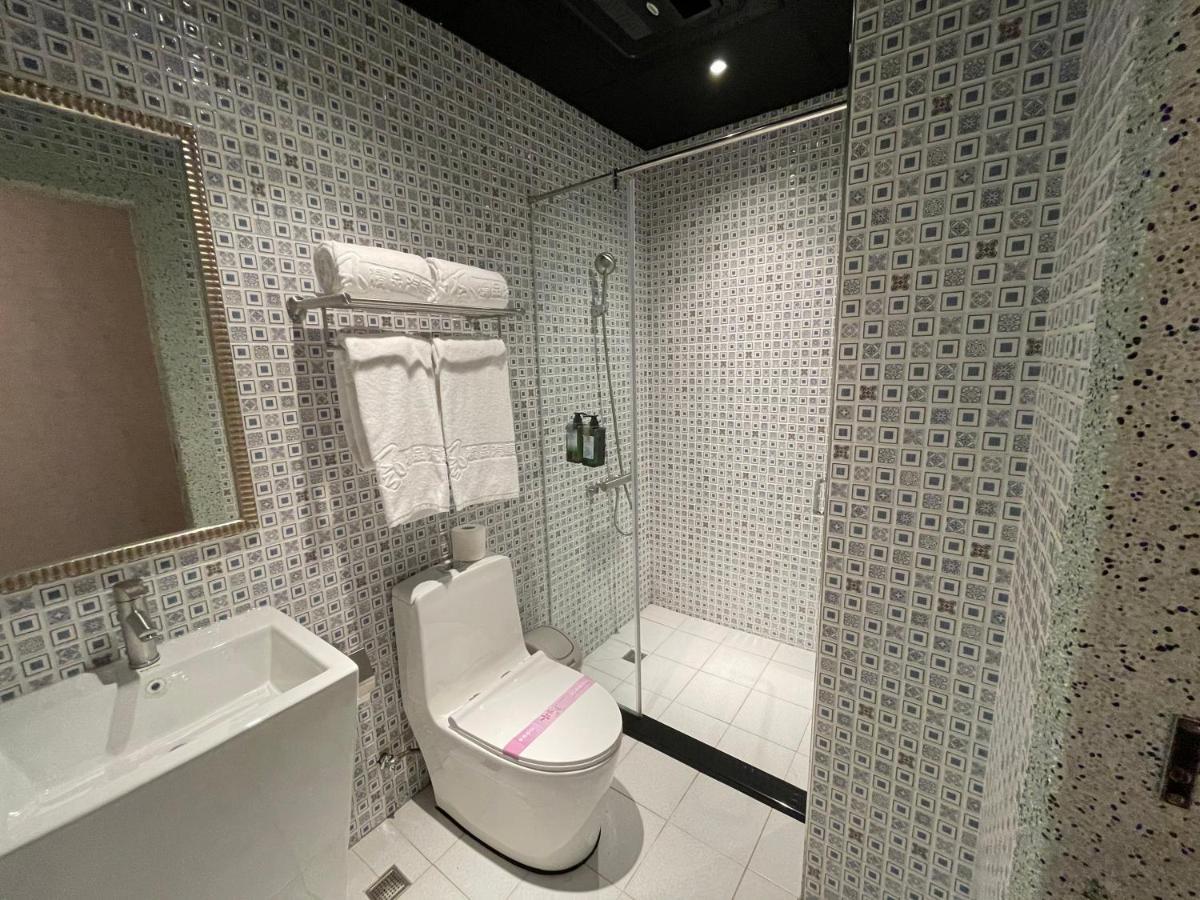 Weifeng Boutique Business Hotel - Zhanqian Branch Pingtung Ngoại thất bức ảnh