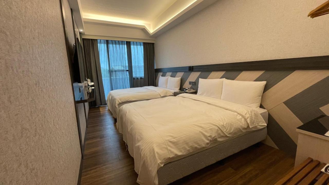 Weifeng Boutique Business Hotel - Zhanqian Branch Pingtung Ngoại thất bức ảnh